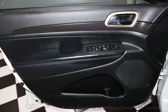 2014 Jeep Grand Cherokee Laredo photo 10