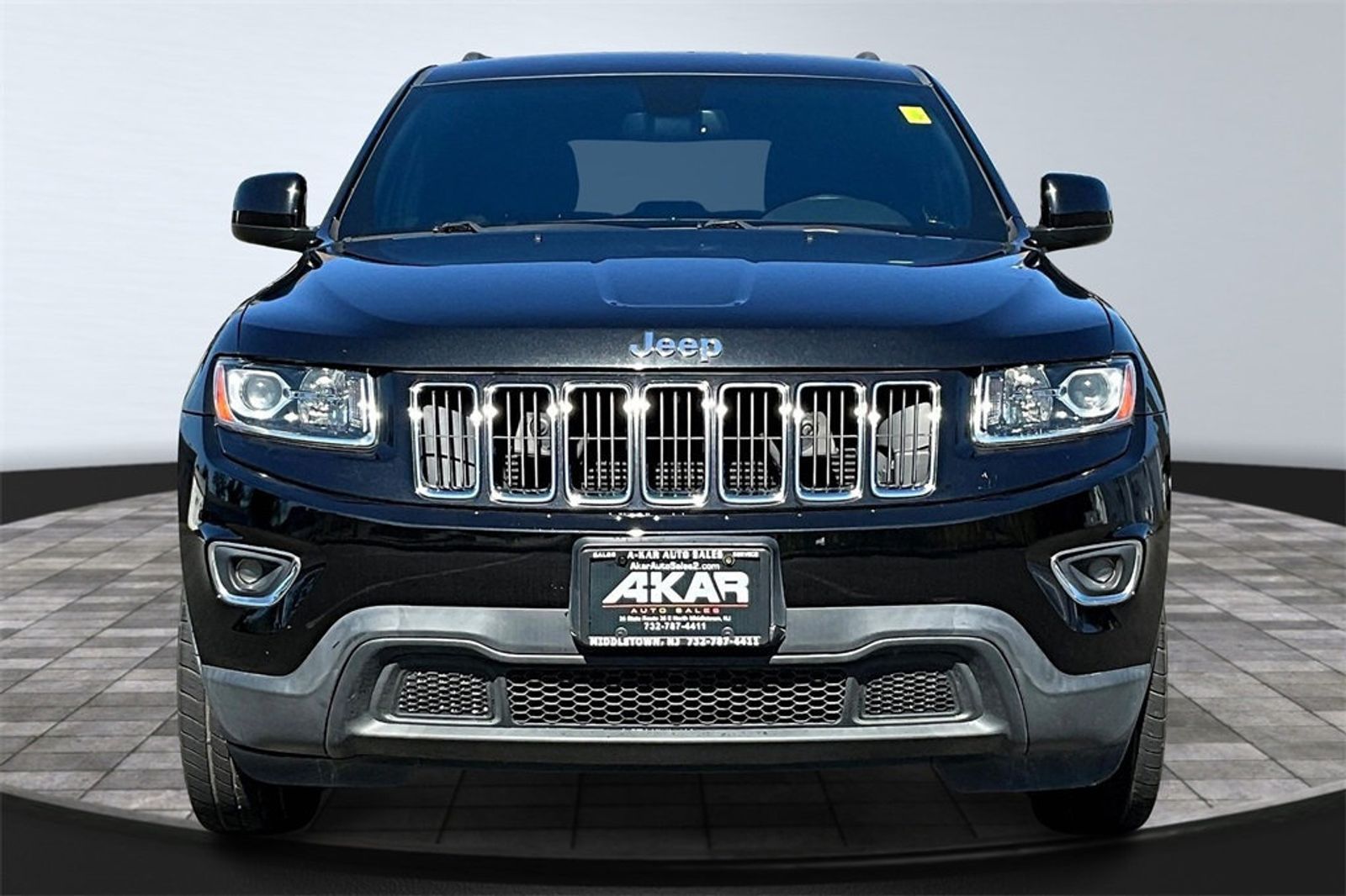 2014 Jeep Grand Cherokee Laredo photo 2
