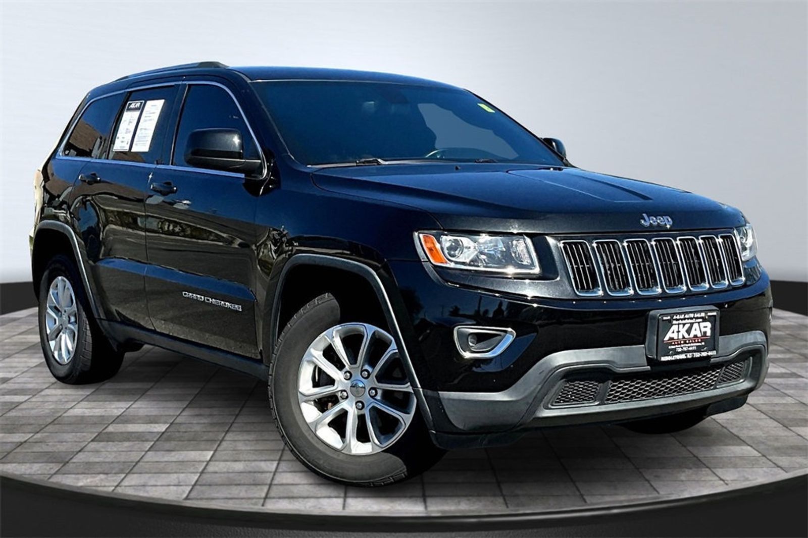 2014 Jeep Grand Cherokee Laredo photo 3