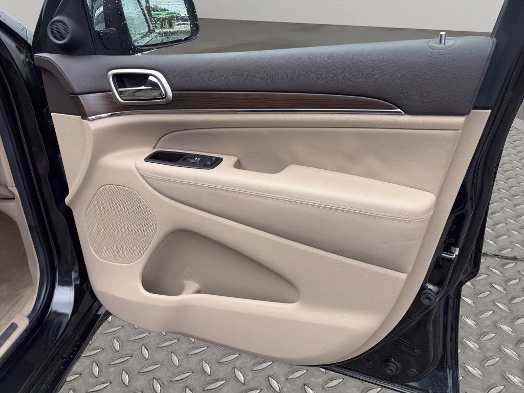 2014 Jeep Grand Cherokee 4WD 4dr Overland - 22977957 - 15