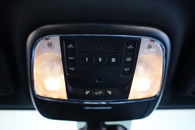 2014 Jeep Grand Cherokee 4WD 4dr SRT8 - 22970742 - 32