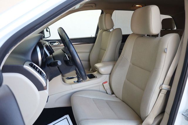 2014 Jeep Grand Cherokee Laredo - 23099254 - 17