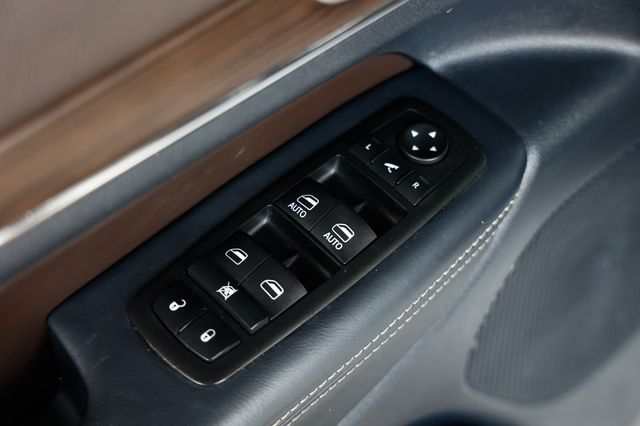 2014 Jeep Grand Cherokee RWD 4dr Overland - 23004705 - 40