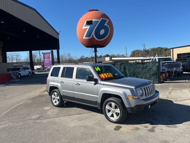 2014 Jeep Patriot 4WD 4dr Latitude - 22960056 - 0