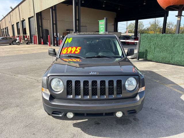 2014 Jeep Patriot FWD 4dr Latitude - 23100220 - 1