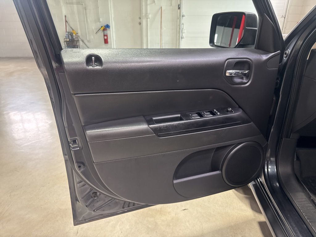 2014 Jeep Patriot FWD 4dr Sport - 23030603 - 15