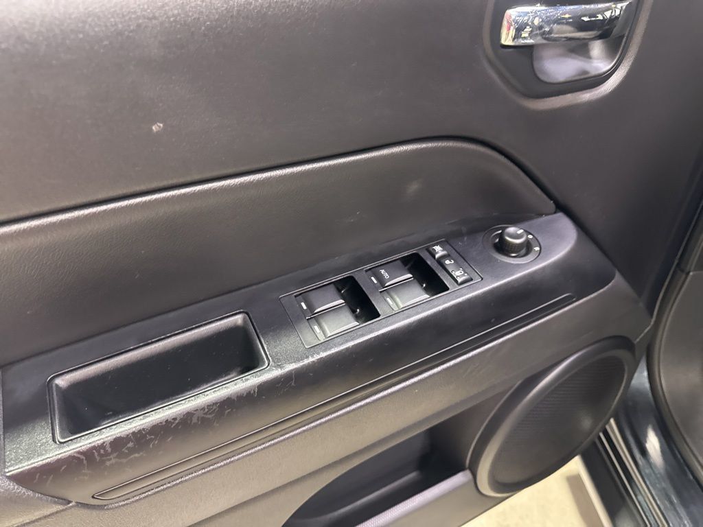 2014 Jeep Patriot FWD 4dr Sport - 23030603 - 16