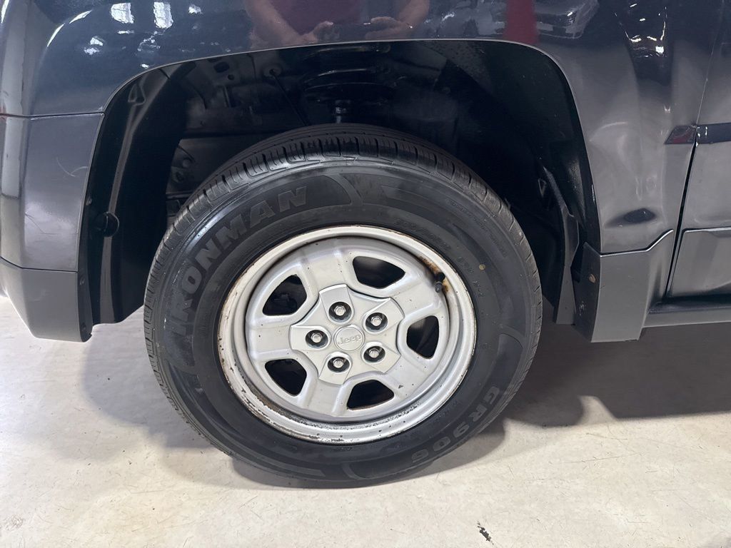 2014 Jeep Patriot FWD 4dr Sport - 23030603 - 1