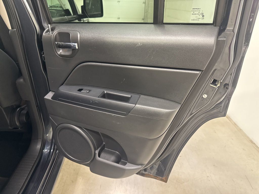 2014 Jeep Patriot FWD 4dr Sport - 23030603 - 25