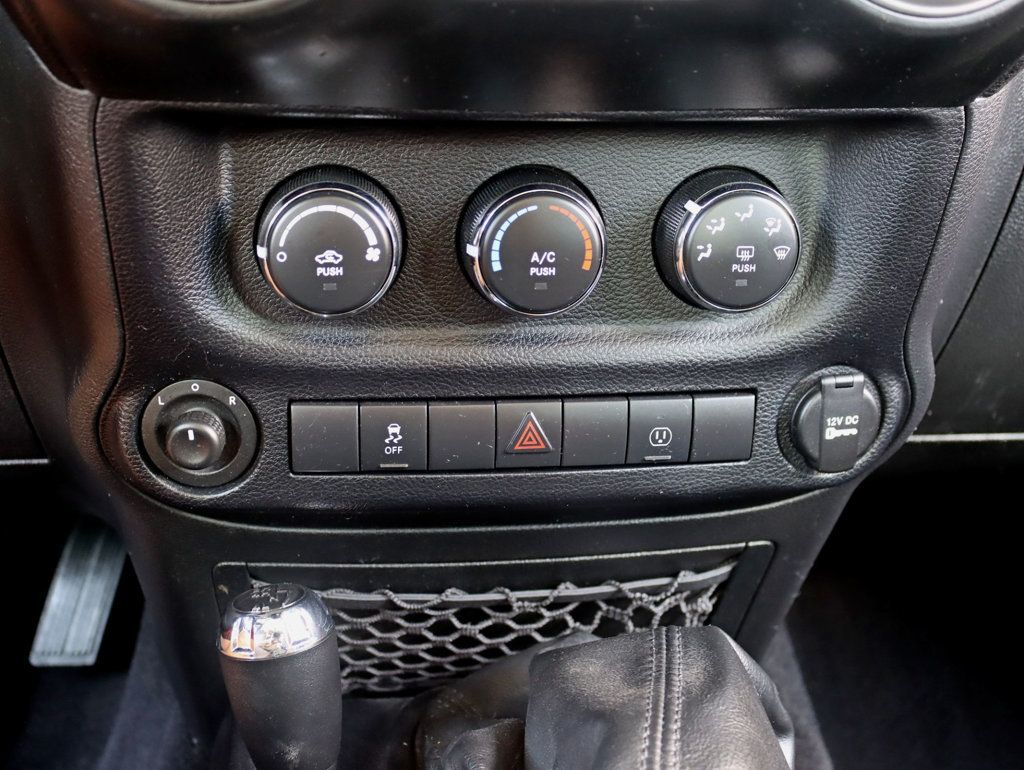 2014 Jeep Wrangler 4WD 2dr Rubicon Power / Dual top Pkg - 23081076 - 16