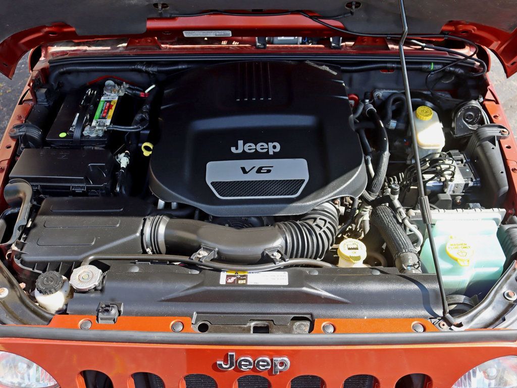 2014 Jeep Wrangler 4WD 2dr Rubicon Power / Dual top Pkg - 23081076 - 26