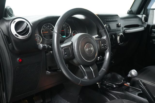 2014 Jeep Wrangler 4WD 2dr Sahara - 22946973 - 11
