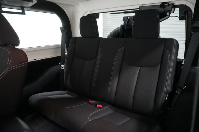 2014 Jeep Wrangler 4WD 2dr Sahara - 22946973 - 13