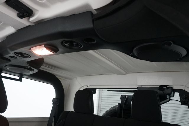 2014 Jeep Wrangler 4WD 2dr Sahara - 22946973 - 14