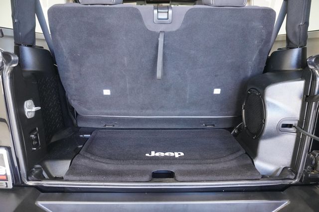 2014 Jeep Wrangler 4WD 2dr Sahara - 22946973 - 21