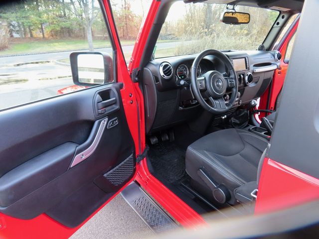 2014 Jeep Wrangler 4WD 2dr Sahara - 22996275 - 15