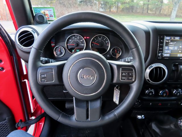 2014 Jeep Wrangler 4WD 2dr Sahara - 22996275 - 29