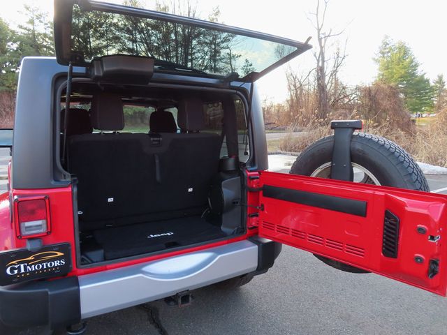 2014 Jeep Wrangler 4WD 2dr Sahara - 22996275 - 32