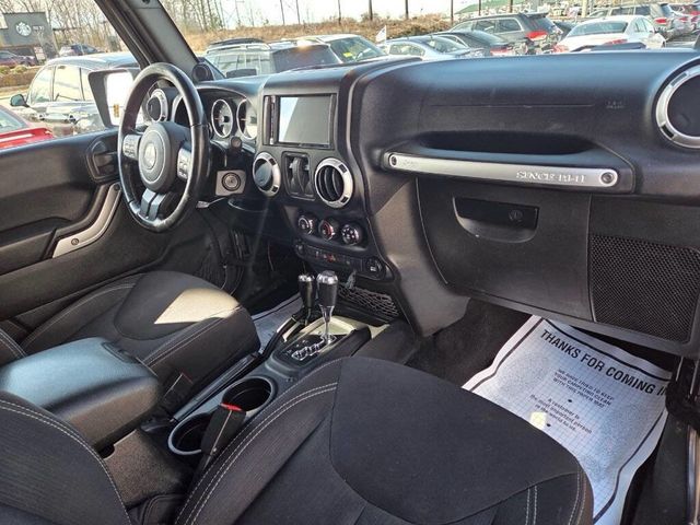 2014 Jeep Wrangler 4WD 2dr Sahara - 22974775 - 12