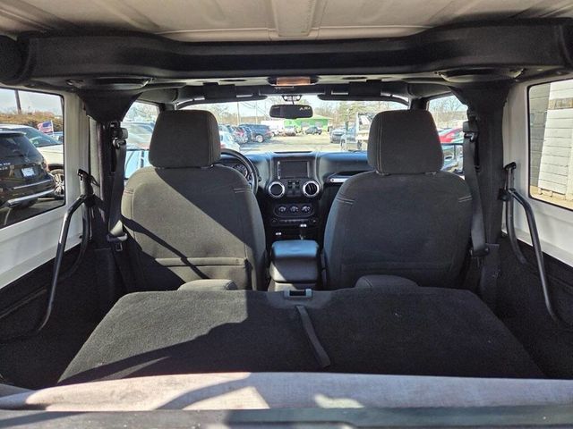 2014 Jeep Wrangler 4WD 2dr Sahara - 22974775 - 19