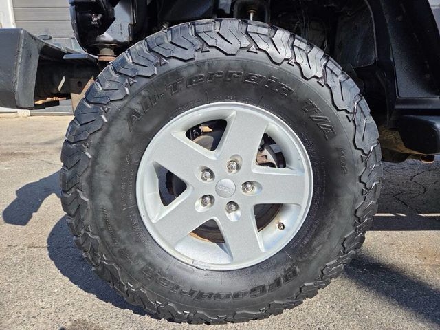 2014 Jeep Wrangler 4WD 2dr Sahara - 22974775 - 26