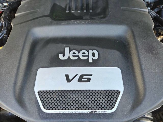 2014 Jeep Wrangler 4WD 2dr Sahara - 22974775 - 8