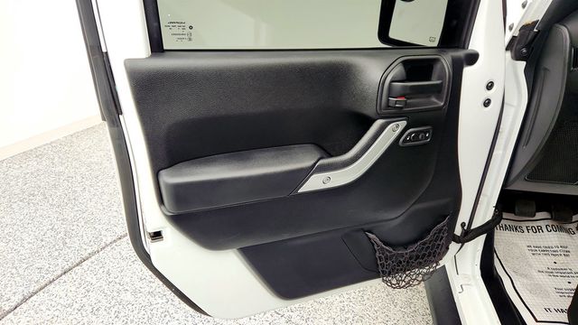 2014 Jeep Wrangler 4WD 2dr Sahara with Connectivity Group - 22975939 - 9