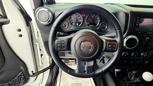 2014 Jeep Wrangler 4WD 2dr Sahara with Connectivity Group - 22975939 - 12