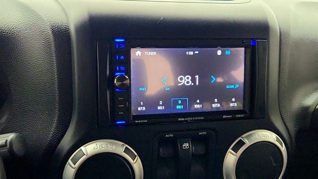 2014 Jeep Wrangler 4WD 2dr Sahara with Connectivity Group - 22975939 - 17