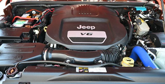 2014 Jeep Wrangler 4WD 2dr Sport - 23056308 - 18