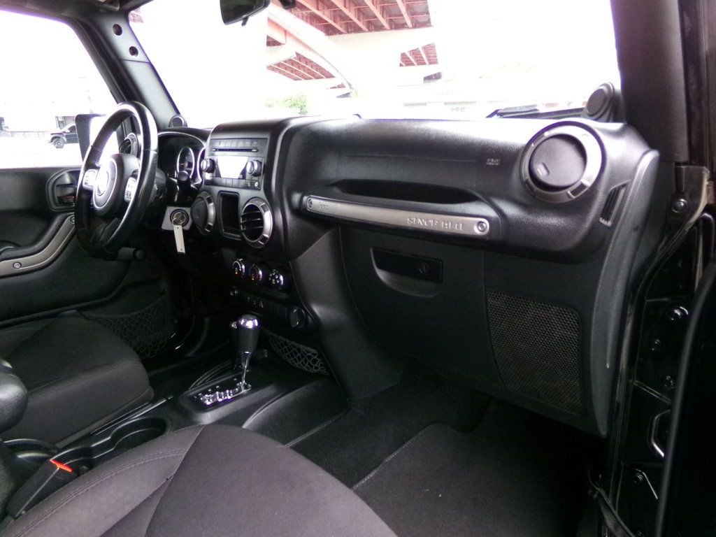 2014 Jeep Wrangler 4WD 2dr Sport - 23016951 - 9