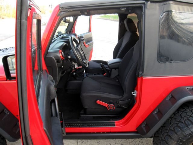 2014 Jeep Wrangler 4WD 2dr Willys Wheeler - 22811947 - 19