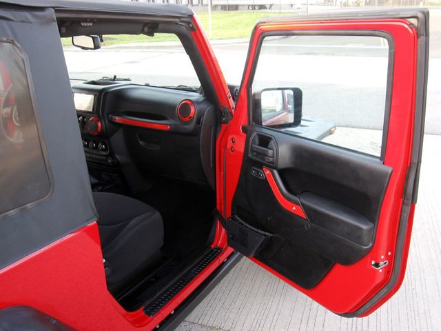 2014 Jeep Wrangler 4WD 2dr Willys Wheeler - 22811947 - 23