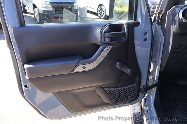 2014 Jeep Wrangler 4WD 2dr Willys Wheeler - 23042234 - 10