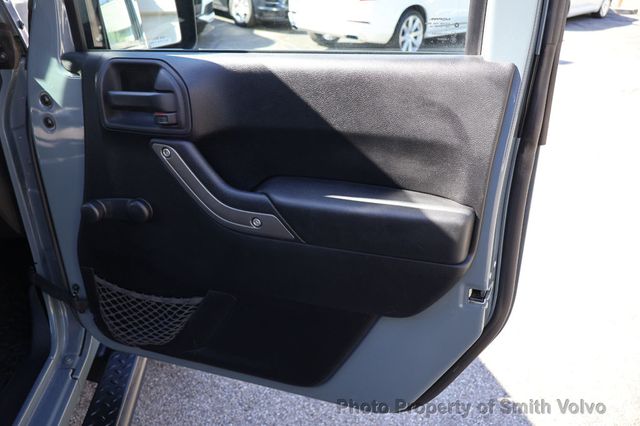 2014 Jeep Wrangler 4WD 2dr Willys Wheeler - 23042234 - 13