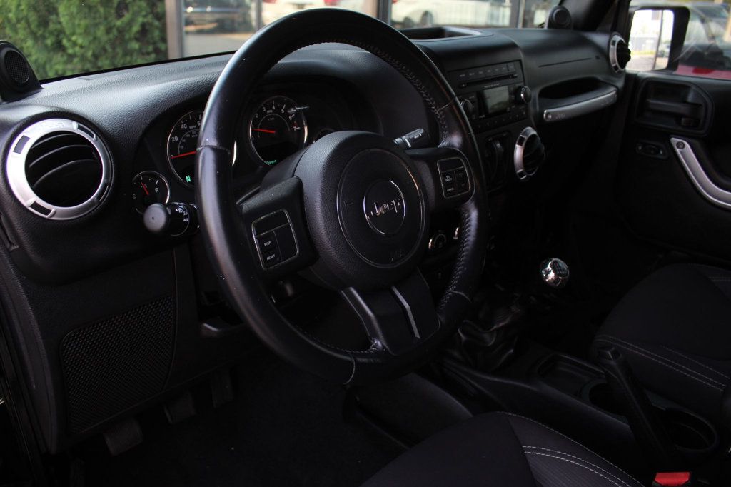 2014 Jeep Wrangler Sahara photo 19
