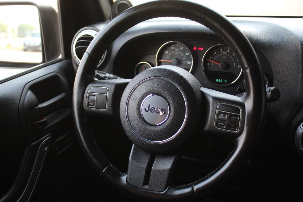 2014 Jeep Wrangler Sahara photo 21