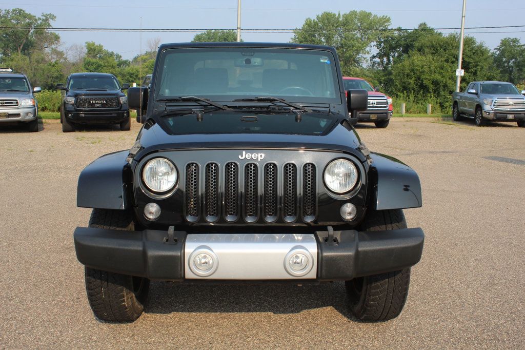 2014 Jeep Wrangler Sahara photo 4
