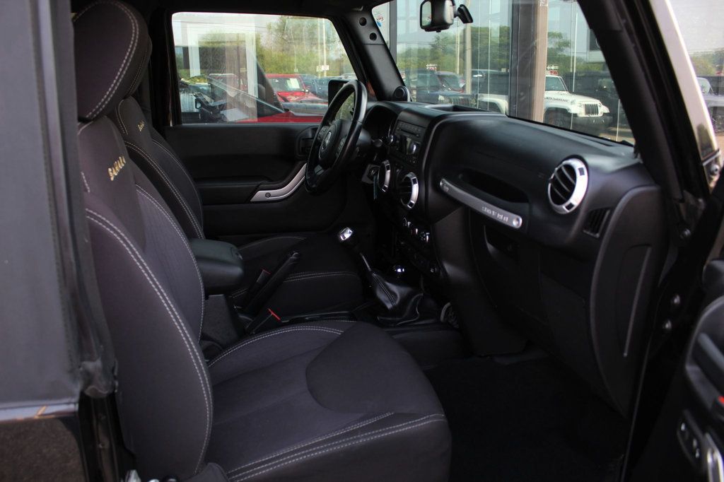 2014 Jeep Wrangler Sahara photo 6