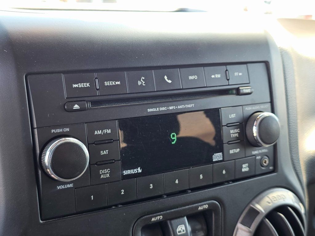 2014 Jeep Wrangler Sport - 22916916 - 21