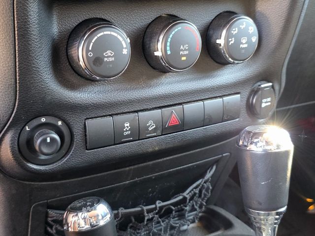 2014 Jeep Wrangler Sport - 22916916 - 24