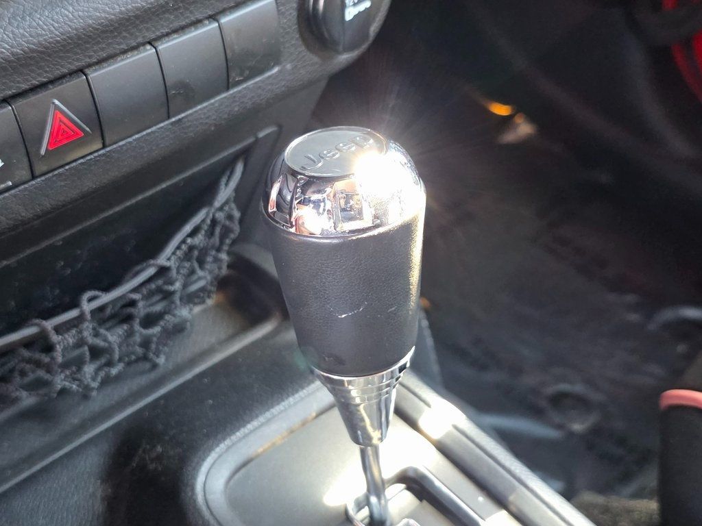 2014 Jeep Wrangler Sport - 22916916 - 25