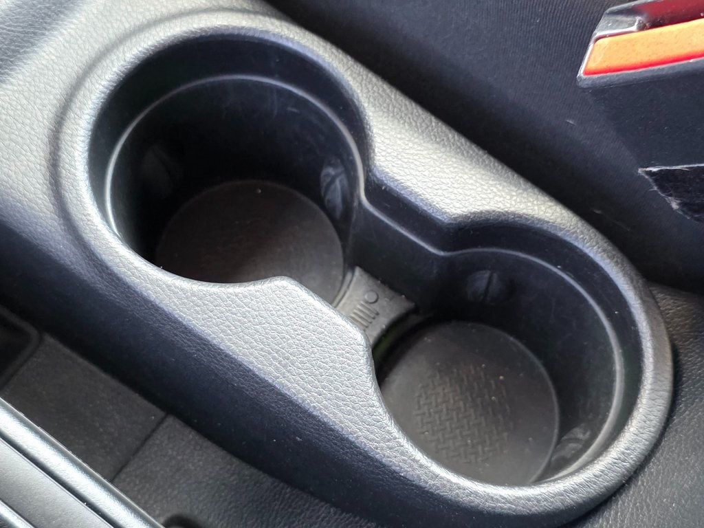 2014 Jeep Wrangler Sport - 22916916 - 28