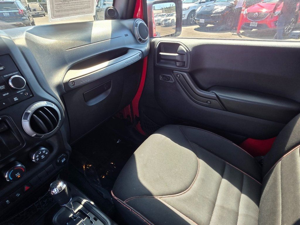 2014 Jeep Wrangler Sport - 22916916 - 29