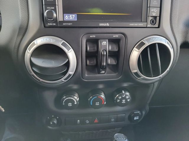 2014 Jeep Wrangler Unlimited Sahara Sport Utility 4D - 23031800 - 11