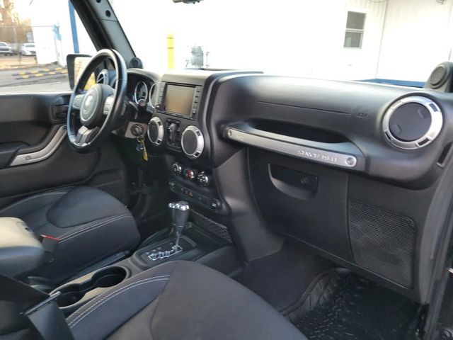 2014 Jeep Wrangler Unlimited Sahara Sport Utility 4D - 23031800 - 13