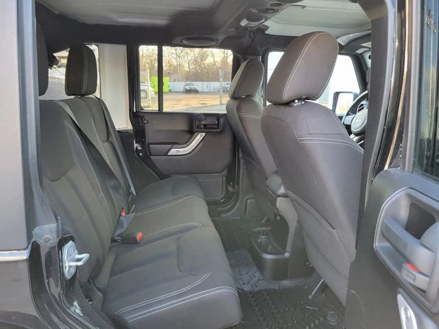 2014 Jeep Wrangler Unlimited Sahara Sport Utility 4D - 23031800 - 18