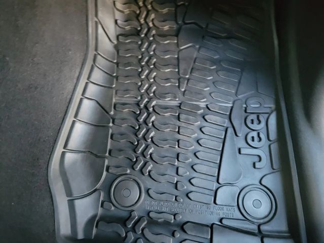 2014 Jeep Wrangler Unlimited Sahara Sport Utility 4D - 23031800 - 19