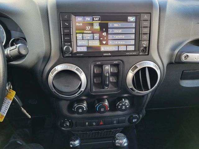 2014 Jeep Wrangler Unlimited Sahara Sport Utility 4D - 23031800 - 7