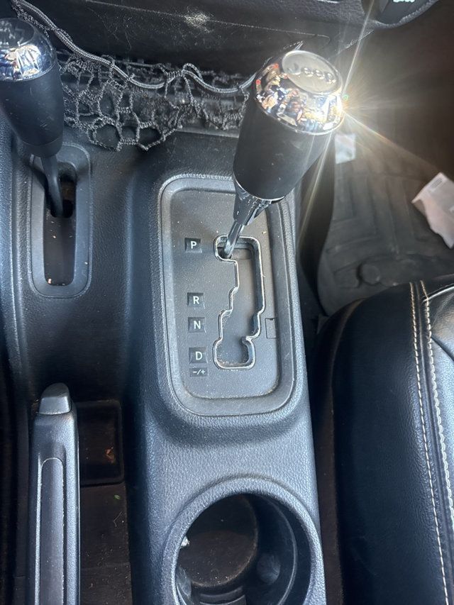 2014 Jeep Wrangler Unlimited - 22928905 - 19